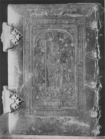 1. Band (153 × 103 mm.) beprent met den paneelstempel Sint-Servatius I. (Utrecht, Aartsbisschoppelijk Museum, hs nr. 38). Zie bl. 139 en 142.