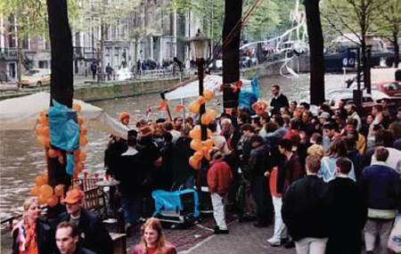 Amsterdam, Koninginnedag, 30 april 2000.