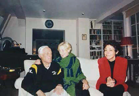 Op de bank met Adèle Luns en Ellen Pasman.