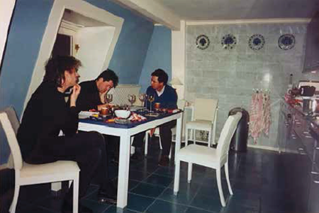 Jan, Paul en Aart vergaderen over de Memoires.